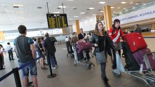 Casi 1,000 peruanos que residían en España retornaron al país