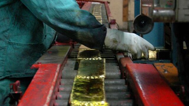 Perú: Producción de oro cae 12%