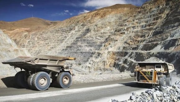 "Se pierden proyectos mineros por la extensión de los trámites que hay que realizar para sacarlos adelante, en un momento en el cual el precio del cobre está batiendo récords".