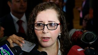 Cuatro bancadas piden a Rosa Bartra "el inmediato debate" de la reforma política