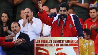 Nicolás Maduro ‘encarna’ a Hugo Chávez y jura el cargo por él