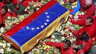 FOTOS: Miles de venezolanos acompañan el féretro de Hugo Chávez