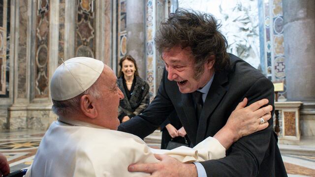 “¿Te cortaste el pelo?”: El afectuoso encuentro entre Javier Milei y el Papa Francisco [VIDEO]