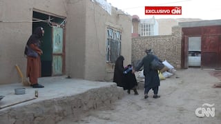 “Me vendieron a un anciano”: Niña afgana fue vendida por US$ 2,200 porque no tenían qué comer