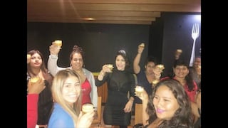 ¡Se mostró feliz! Evelyn Vela celebró junto a su club de fans [FOTOS]