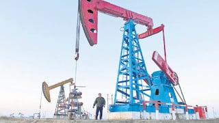 Funcionarios evitan dar explicaciones sobre Petroperú