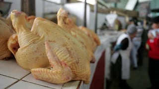 ¿Qué implica un alza en el precio del pollo para la economía y cuándo bajará?