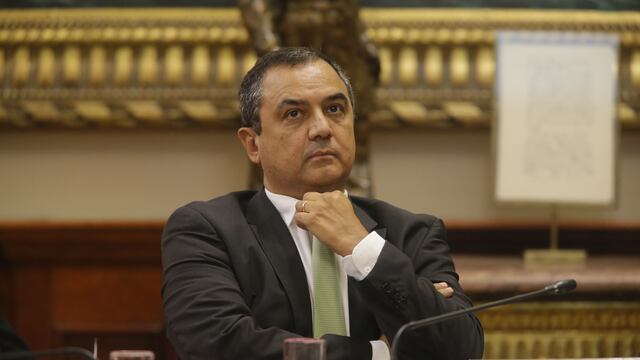López Aliaga ¿detrás de la salida de Carlos Oliva?