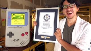Estudiante construye 'Game Boy' gigantesco y obtiene un Récord Guinness [FOTOS Y VIDEO]