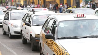En Lima hay alrededor de 230.000 vehículos que se usan para taxi