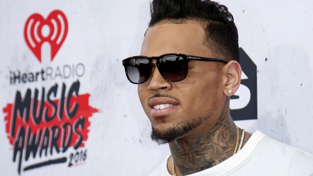Chris Brown es arrestado por cargos de agresión tras concierto en Florida