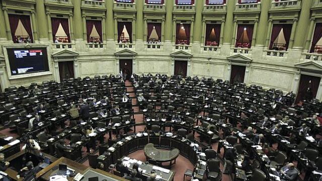 Argentina: Congreso aprueba polémica ley de blanqueo de dólares
