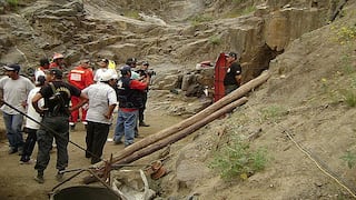 Expertos construyen túnel encofrado para rescatar a mineros atrapados en Ica