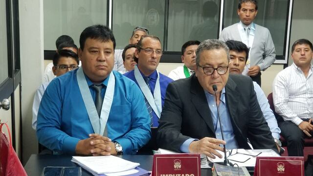 Viceministro de Pesca Javier Atkins acude a audiencia por presunta sobrevaloración de obra por S/4 millones