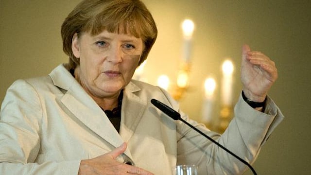 Merkel pide a griegos votar por austeridad