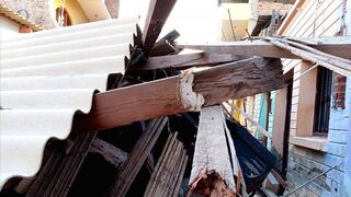Fuertes vientos en Piura derrumban vivienda de material rústico en segundo piso 
