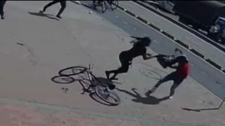 Colombia: Mujer atacó a ladrón que le robó sus pertenencias y se quedó con su bicicleta [VIDEO]