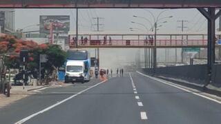 Cierran el tránsito de Panamericana Norte por fuga de gas en Los Olivos | VIDEO