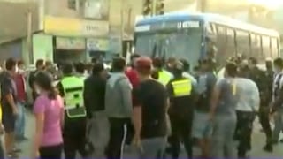 Paro de transportistas: bajan a pasajeros de buses y amenazan a conductores en Manchay  