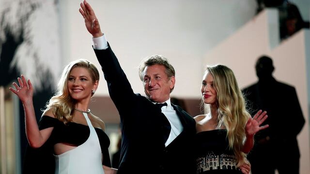 Festival de Cannes: Sean Penn presenta “Flag Day”, cinta donde dirige a su hija Dylan 