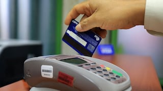 Cobro de 5 % adicional por pagos con tarjetas de crédito: ¿es legal?
