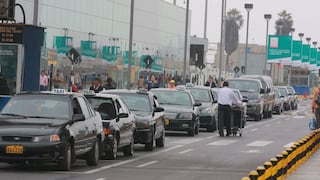 Aeropuerto Jorge Chávez: Empresas de taxi tendrán que salir de la vía libre del recinto