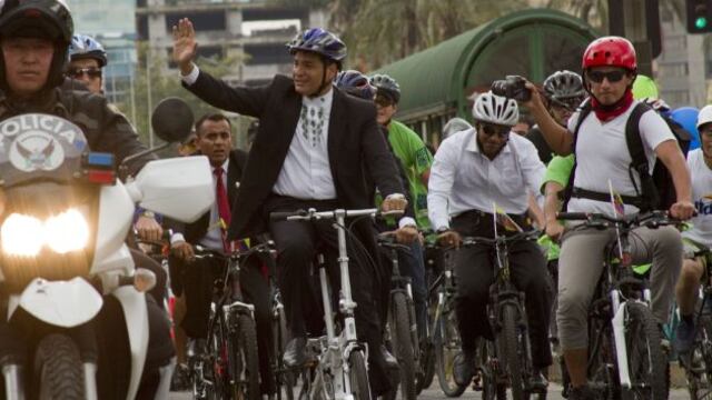 Rafael Correa inscribió su candidatura a la reelección