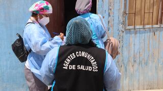 Más de 8 mil personas han muerto por COVID-19 en Ica, donde trabajadores protestan contra la vacunación