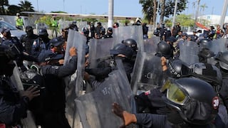 México: Policías se golpean entre sí en protesta por mejores salarios [VIDEO]