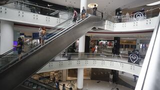 Centros comerciales vuelven a abrir sus puertas desde este 1 de marzo en regiones con alerta extrema