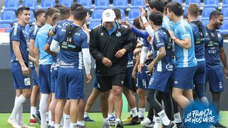 Liga MX: Juan Reynoso fue presentado como técnico de Puebla y lo recibieron con un 'apanado' | FOTOS