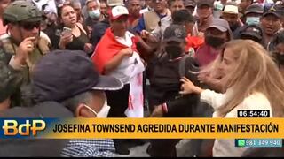 Josefina Townsend: periodista fue agredida e insultada por manifestantes cerca del Congreso