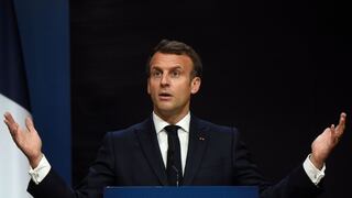 Francia: Macron pide a EE.UU. acabar con prohibición de exportar vacunas y componentes