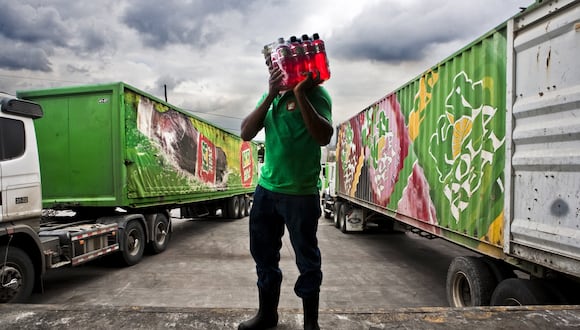 La empresa de la familia Añaños detalló que el propósito de la inversión es ampliar la capacidad de producción, en 30%, de su planta de bebidas, como la pionera Kola Real, aguas, jugos y néctares y bebidas funcionales. (FOTO:GEC)