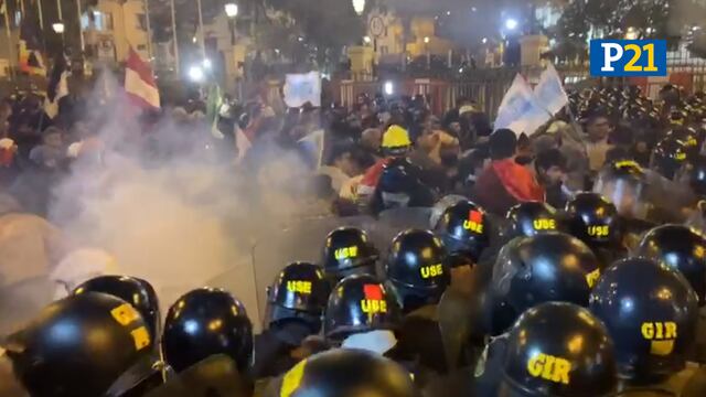 ‘Toma de Lima’: Policía dispersa a manifestantes que llegaron hasta el frontis del Congreso | VIDEO 