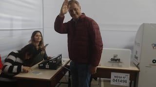 Elecciones 2018: Jorge Muñoz emitió su voto en el Colegio Pestalozzi [FOTOS Y VIDEO]
