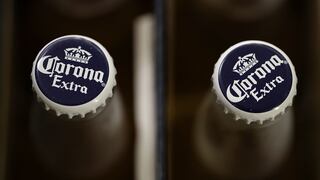 En medio de la pandemia del coronavirus, México suspende producción y venta de cerveza Corona