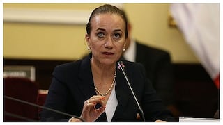 Ola de críticas a la ministra Ana Teresa Revilla por declararse “en Navidad”