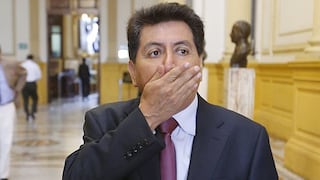 José León aparece en video celebrando con integrante del clan Sánchez Paredes