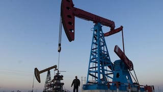OPEP+ acuerda aumento de 100,000 barriles diarios de crudo en la producción de petróleo 