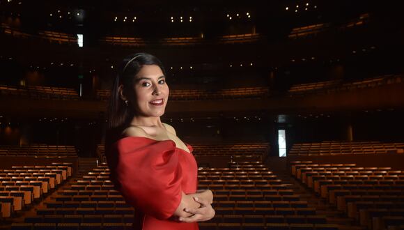 Madeleine Gutiérrez, mezzosoprano: “Quiero pisar teatros, sentir sus fantasmas, sus olores”. (Por: Javier Zapata)