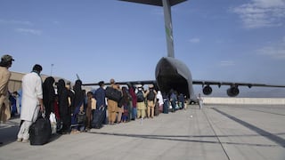 Unas 200 personas evacuadas de Kabul en el primer vuelo tras retirada de EE.UU.