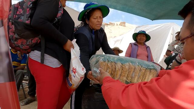 Arequipa: llevan ayuda a población afectada por huaicos