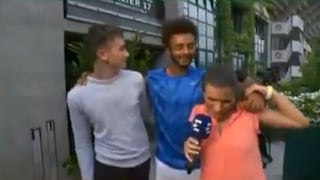 Roland Garros expulsó a un tenista francés por acosar a una reportera [VIDEO]