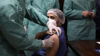 La vacuna contra el coronavirus genera dudas sobre la inmunidad en Israel