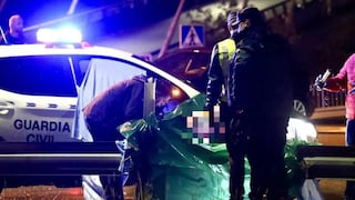 ¡De terror! Un hombre decapita a su padre y lanza la cabeza contra un coche | VIDEO