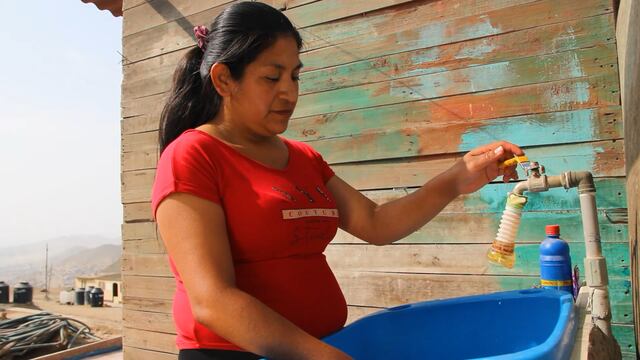 El 60% de solicitudes de créditos para mejoras de agua y saneamiento en hogares son hechos por mujeres