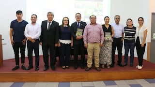 Investigadores presentan libro ‘Guía de plantas de los bofedales del Perú'