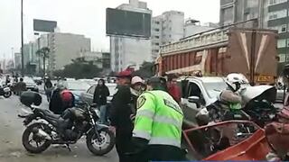Surco: Quíntuple choque deja tres heridos de gravedad en la Panamericana Sur (VIDEO)
