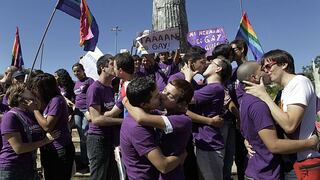 Colombia: Parejas gays podrán besarse en público gracias a sentencia